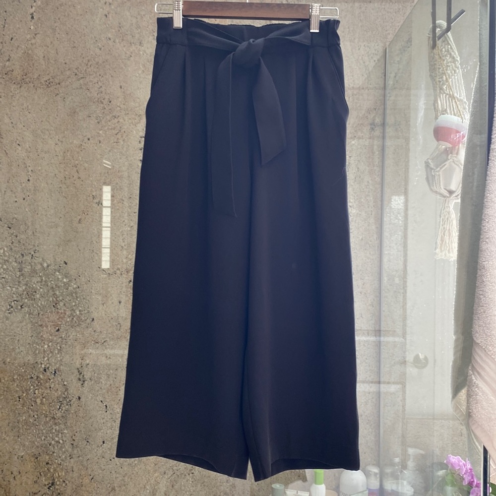 Lululemon Capri wide legs pants 6